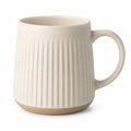 Tazza in gres 400 ml crema beige con manico e superficie rigata 9 x 10 cm